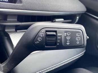 FORD MUSTANG MACH-E 198Kw Select 70Kwh Rwd 5Dr Auto