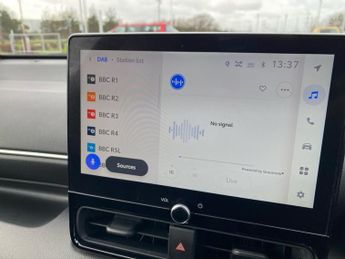 TOYOTA YARIS 1.5 Hybrid Excel 5Dr Cvt