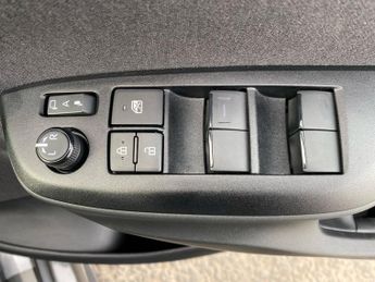 TOYOTA YARIS 1.5 Hybrid Excel 5Dr Cvt