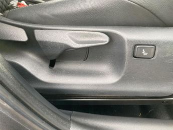 TOYOTA YARIS 1.5 Hybrid Excel 5Dr Cvt