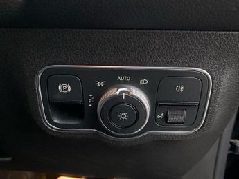 MERCEDES-BENZ GLB 1.3 Glb200 Amg Line Suv 5Dr Petrol 7G-Dct Euro 6 (S/S) (163 Ps)