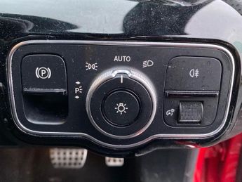 MERCEDES-BENZ CLA 2.0 Cla220D Amg Line (Premium) Coupe 4Dr Diesel 8G-Dct Euro 6 (S