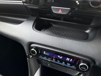 TOYOTA YARIS 1.5 Vvt-H Design Hatchback 5Dr Petrol Hybrid E-Cvt Euro 6 (S/S) 