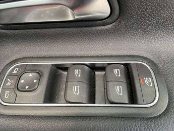 Mercedes-Benz CLA Cla 180 Amg Line Premium Plus 5Dr Tip Auto