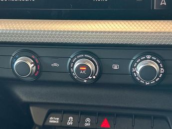 AUDI A1 1.0 Tfsi 30 S Line Sportback 5Dr Petrol S Tronic Euro 6 (S/S) (1