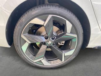 SKODA SUPERB 1.5 Tsi E-Tec Mhev Sportline Hatchback 5Dr Petrol Hybrid Dsg Eur