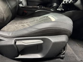 VAUXHALL MOKKA 50Kwh Ultimate Suv 5Dr Electric Auto (136 Ps)