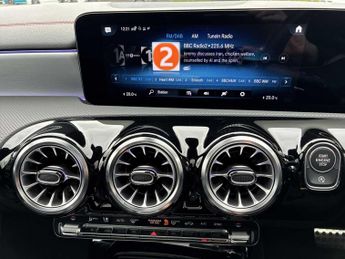 MERCEDES-BENZ CLA Cla 200 Amg Line Premium + Night Ed 4Dr Tip Auto