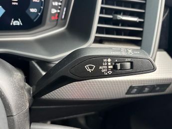 AUDI A1 1.0 Tfsi 30 S Line Sportback 5Dr Petrol S Tronic Euro 6 (S/S) (1