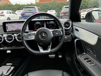 MERCEDES-BENZ CLA Cla 220D Amg Line Premium 4Dr Tip Auto