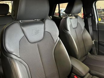 AUDI Q2 Audi Q2 S Line Black Ed 35 Tfs