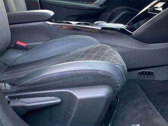 PEUGEOT 2008 2008 100Kw Allure Premium 50Kwh 5Dr Auto [11Kwch] Estate