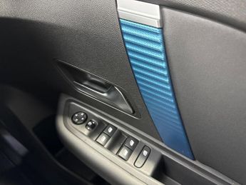 CITROEN C4 50Kwh Shine Hatchback 5Dr Electric Auto (136 Ps)