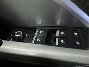 AUDI Q3 1.5 Tfsi Cod 35 Sport Suv 5Dr Petrol S Tronic Euro 6 (S/S) (150 