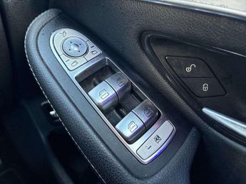 MERCEDES-BENZ GLC Glc 300 4Matic Amg Line Premium 5Dr 9G-Tronic