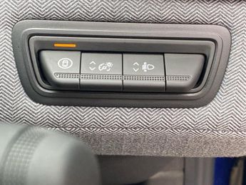 RENAULT CLIO 1.6 E-Tech Techno Hatchback 5Dr Petrol Hybrid Auto Euro 6 (S/S) 