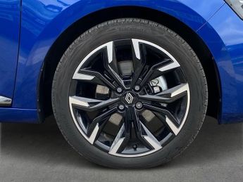 RENAULT CLIO 1.6 E-Tech Techno Hatchback 5Dr Petrol Hybrid Auto Euro 6 (S/S) 