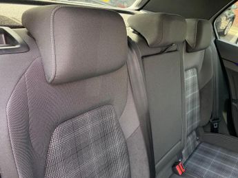 VOLKSWAGEN GOLF Golf 8 Gtd 2.0 Tdi 200Ps 7-Speed Dsg 5 Door