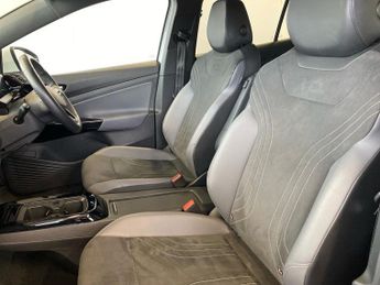 VOLKSWAGEN ID.5 Pro Performance 77Kwh Style Suv 5Dr Electric Auto (204 Ps)