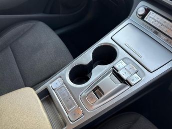 HYUNDAI KONA 64Kwh Premium Suv 5Dr Electric Auto (10.5Kw Charger) (204 Ps)