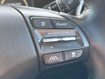 HYUNDAI KONA 64Kwh Premium Suv 5Dr Electric Auto (10.5Kw Charger) (204 Ps)