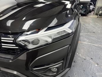 DACIA SANDERO STEPWAY 1.0 Tce Expression Hatchback 5Dr Petrol Cvt Euro 6 (S/S) (90 Ps)