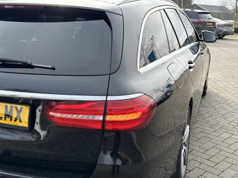 MERCEDES-BENZ E CLASS E 200 Amg Line 5Dr 9G-Tronic