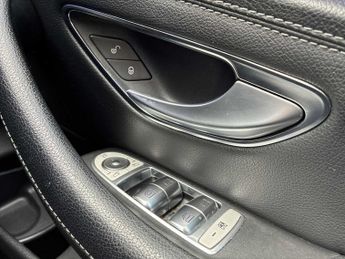 MERCEDES-BENZ E CLASS E 200 Amg Line 5Dr 9G-Tronic