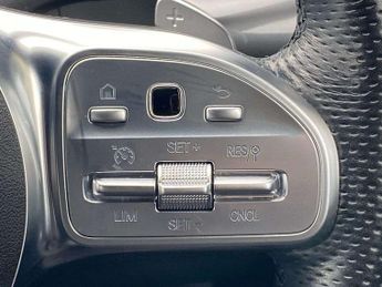 MERCEDES-BENZ EQC Eqc 400 300Kw Amg Line 80Kwh 5Dr Auto