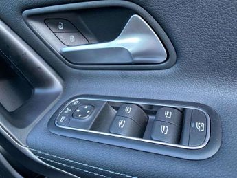 MERCEDES-BENZ A CLASS A200 Sport Executive 5Dr Auto