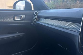 VOLVO XC40 Xc40 2.0 B4P R Design Pro 5Dr Auto Estate