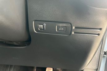 VOLVO XC40 Xc40 1.5 T3 [163] R Design 5Dr Geartronic Estate