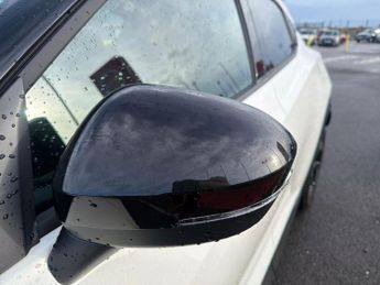 NISSAN JUKE 1.6 N-Connecta Suv 5Dr Petrol Hybrid Auto Euro 6 (143 Ps)