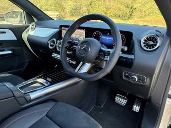 MERCEDES-BENZ GLA Gla 200 Amg Line Executive 5Dr Auto
