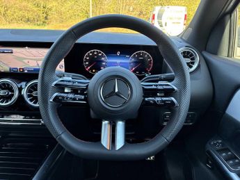 MERCEDES-BENZ GLA Gla 200 Amg Line Executive 5Dr Auto