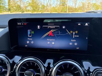 MERCEDES-BENZ GLA Gla 200 Amg Line Executive 5Dr Auto