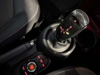 Mini HATCHBACK 1.5 Cooper Classic Ii 3Dr Auto