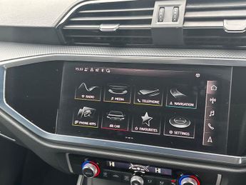 AUDI Q3 2.0 Tdi 35 S Line Suv 5Dr Diesel S Tronic Euro 6 (S/S) (150 Ps)