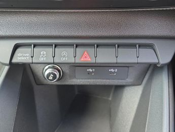 AUDI A1 1.0 Tfsi 30 S Line Sportback 5Dr Petrol S Tronic Euro 6 (S/S) (1