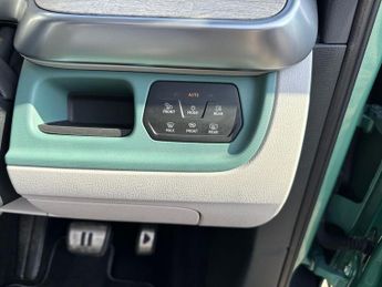 VOLKSWAGEN ID. BUZZ Pro 86Kwh Style Mpv 5Dr Electric Auto (Lwb, 7Seat) (286 Ps)