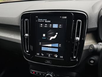 VOLVO XC40 Xc40 2.0 T4 Inscription 5Dr Awd Geartronic Estate