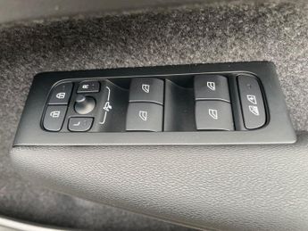 VOLVO EX40 300Kw Twin Motor Ultra 82Kwh 5Dr Awd Auto