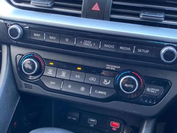 KIA NIRO 1.6 Gdi Phev 3 5Dr Dct