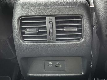 Nissan QASHQAI 1.3 Dig-T Mh 158 N-Connecta 5Dr Xtronic