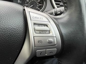 NISSAN QASHQAI 1.2 Dig-T Tekna [Non-Panoramic] 5Dr Xtronic