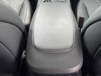 FORD MUSTANG MACH-E 197Kw Select 72Kwh Rwd 5Dr Auto