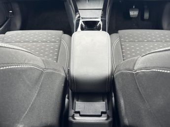 FORD PUMA 123Kw Select 43Kwh 5Dr Auto