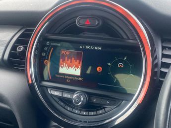 MINI HATCHBACK 1.5 Cooper 5Dr Auto [Jcw Chili/Media Pack Xl]