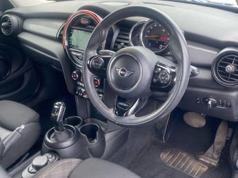 MINI HATCHBACK 1.5 Cooper 5Dr Auto [Jcw Chili/Media Pack Xl]