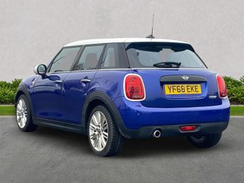 MINI HATCHBACK 1.5 Cooper 5Dr Auto [Jcw Chili/Media Pack Xl]